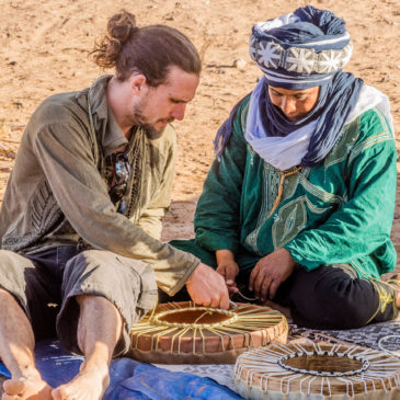 Stage de mise au monde des tambours médecine en itinérance dans le désert marocain